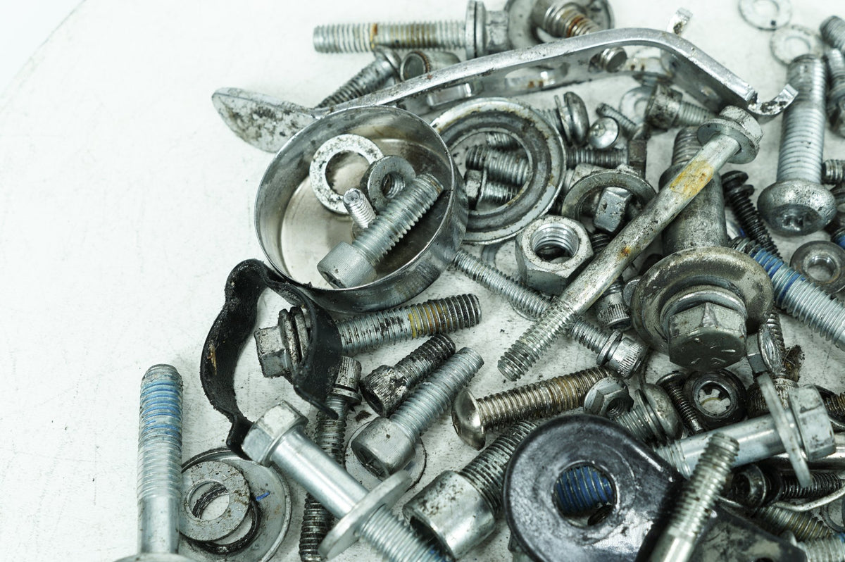 2016 Harley-Davidson Dyna FXDB - Hardware Bolts Nuts & Brackets