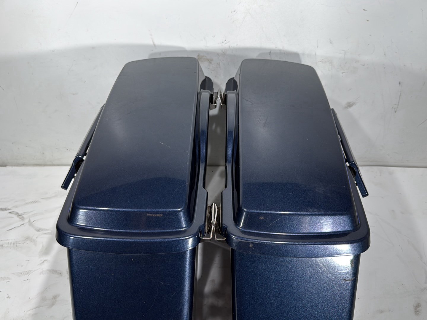 2009 Harley Street Glide Touring FLHX OEM Left Right Saddlebags Luggage NOKey