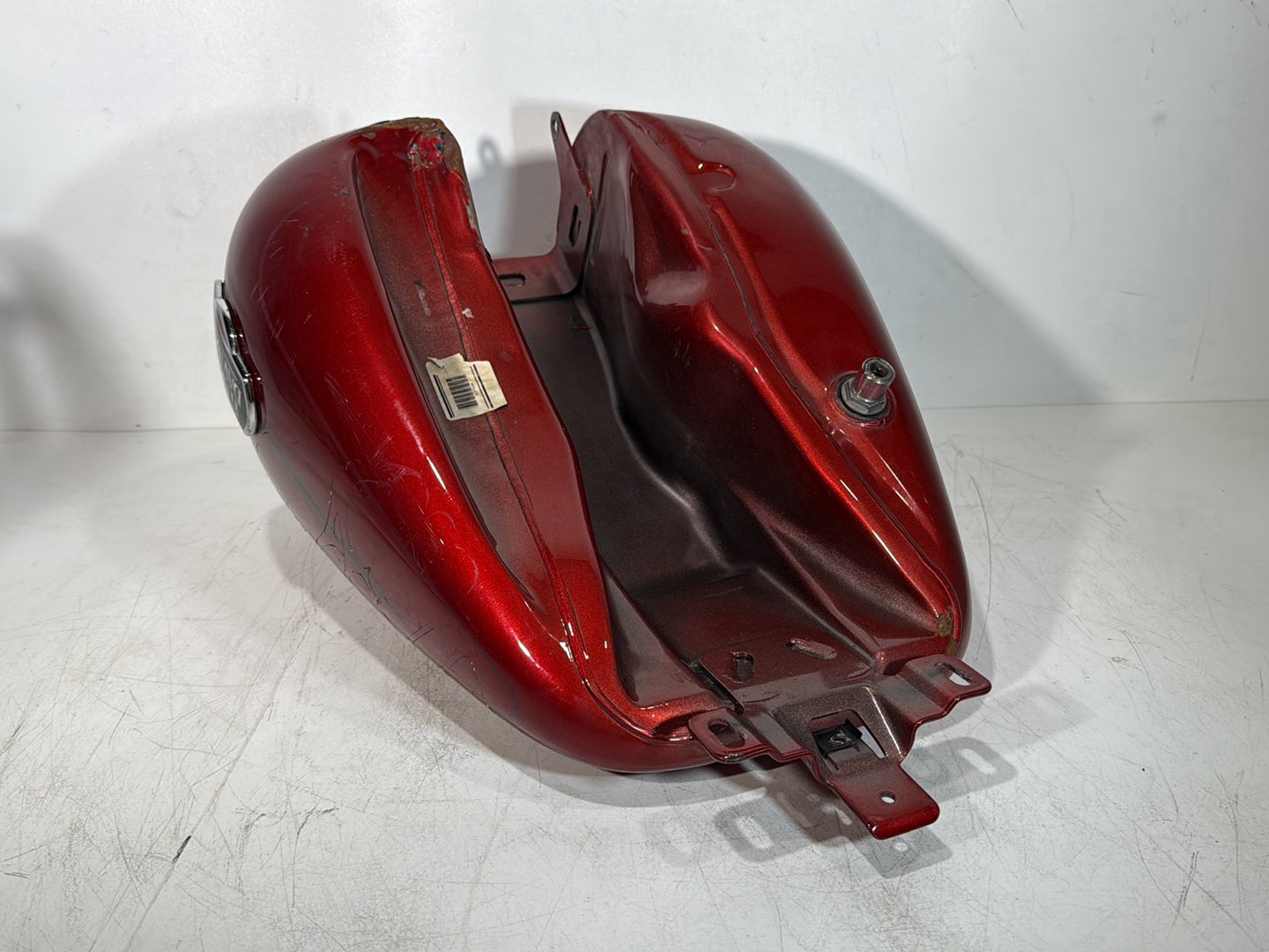 2007 - 2012 Harley-Davidson Touring Electra Glide Ultra Fuel Gas Tank Gasoline Reservoir 	61356-08