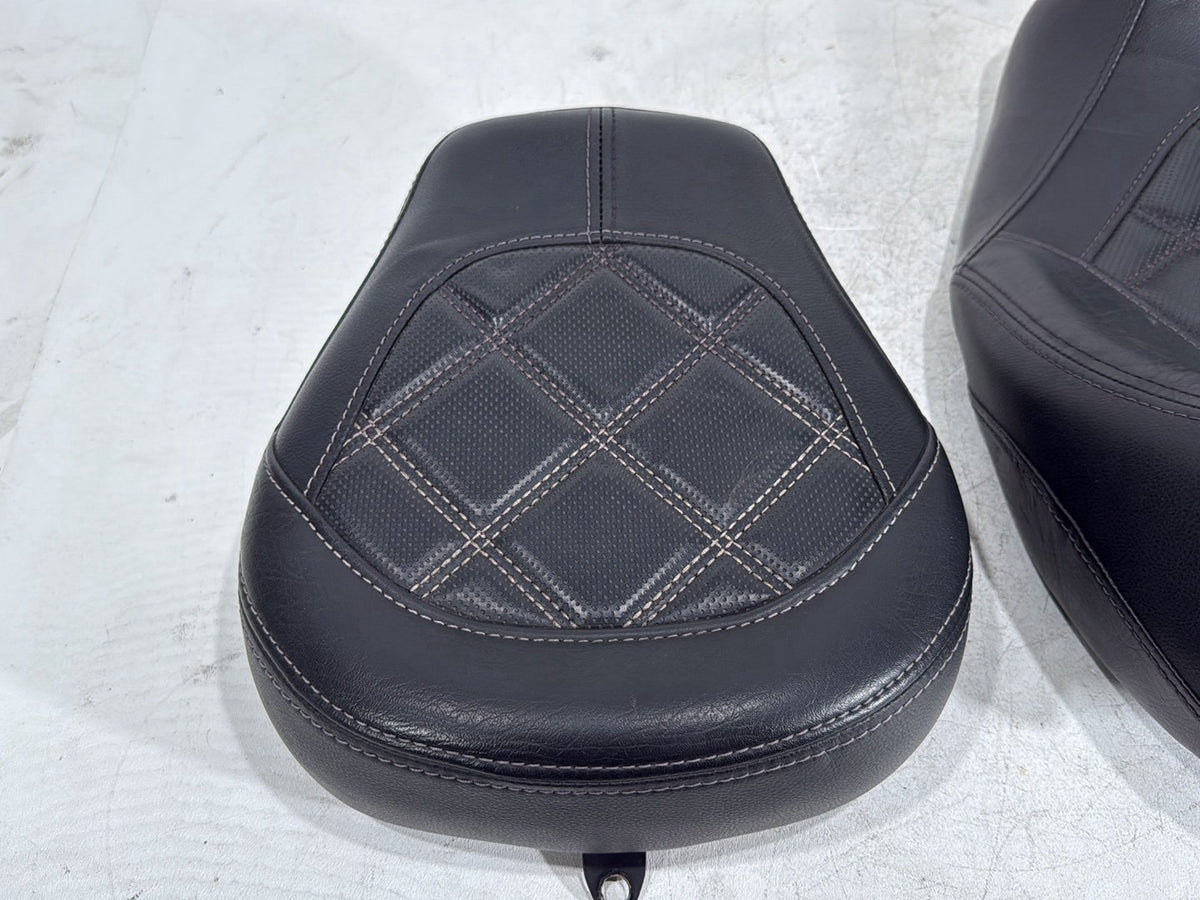 2011 Harley Road Glide Touring FLTRX Passenger Rider Driver Seat Saddle Pillion