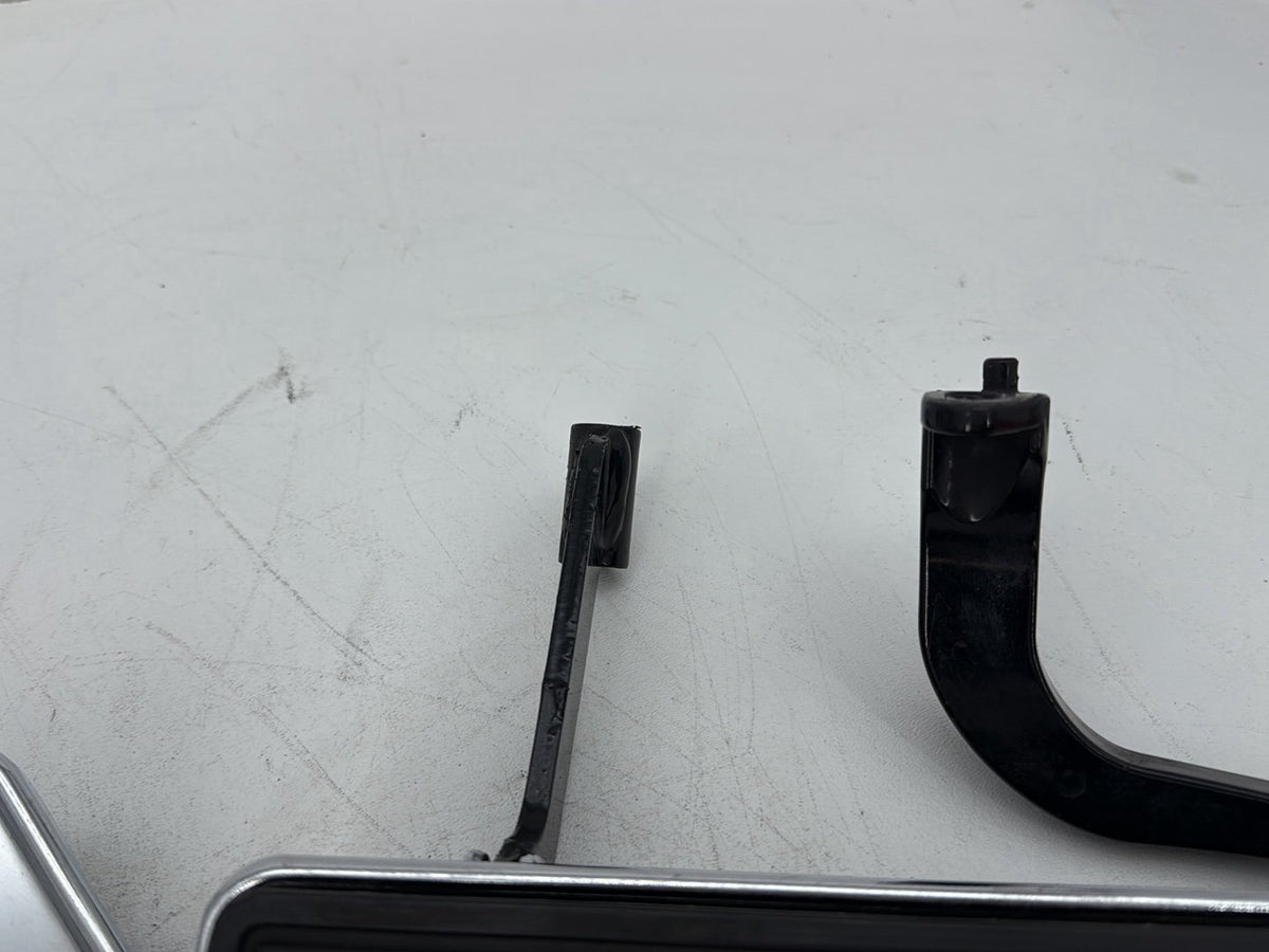 2018 Harley Electra Glide Touring Left Right Driver & Pass Floorboard Foot Rest