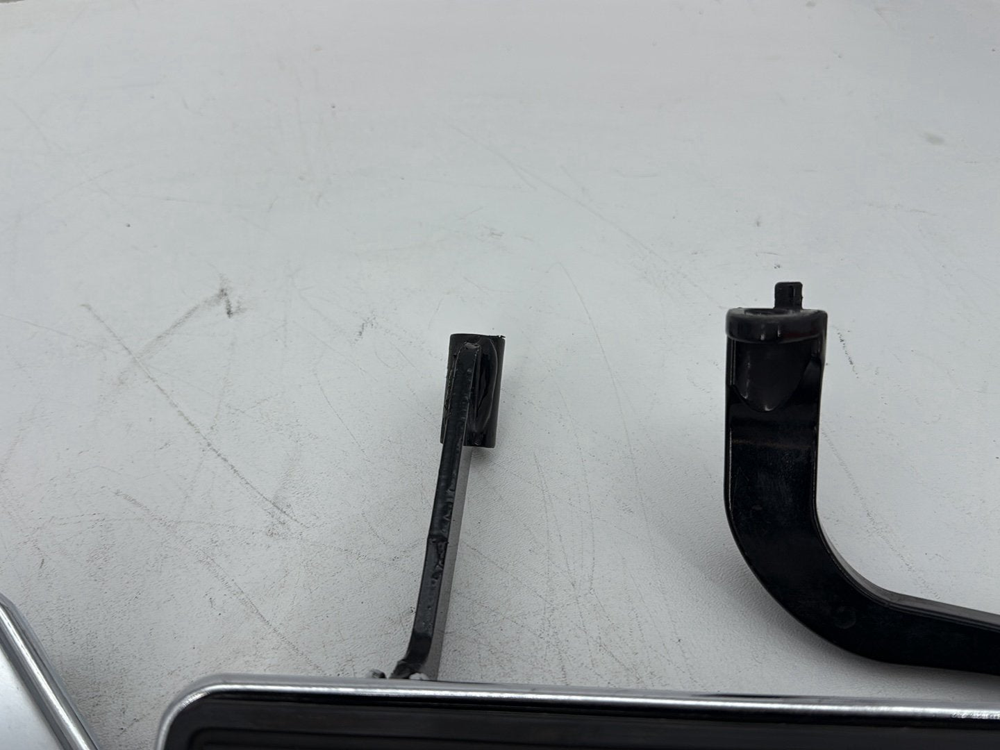 2018 Harley Electra Glide Touring Ultra FLHTCU OEM Left Right Driver & Pass Floorboard Foot Rest