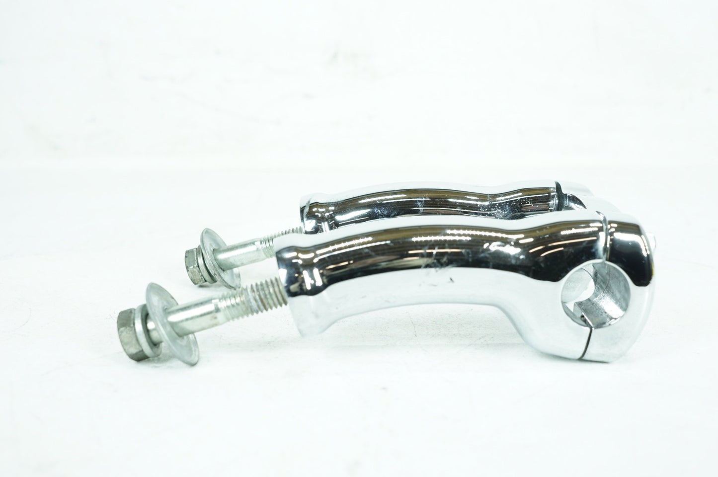 2007 - 2012 Harley-Davidson Softail Deluxe Front Handlebar Riser Top Clamp 55902-05