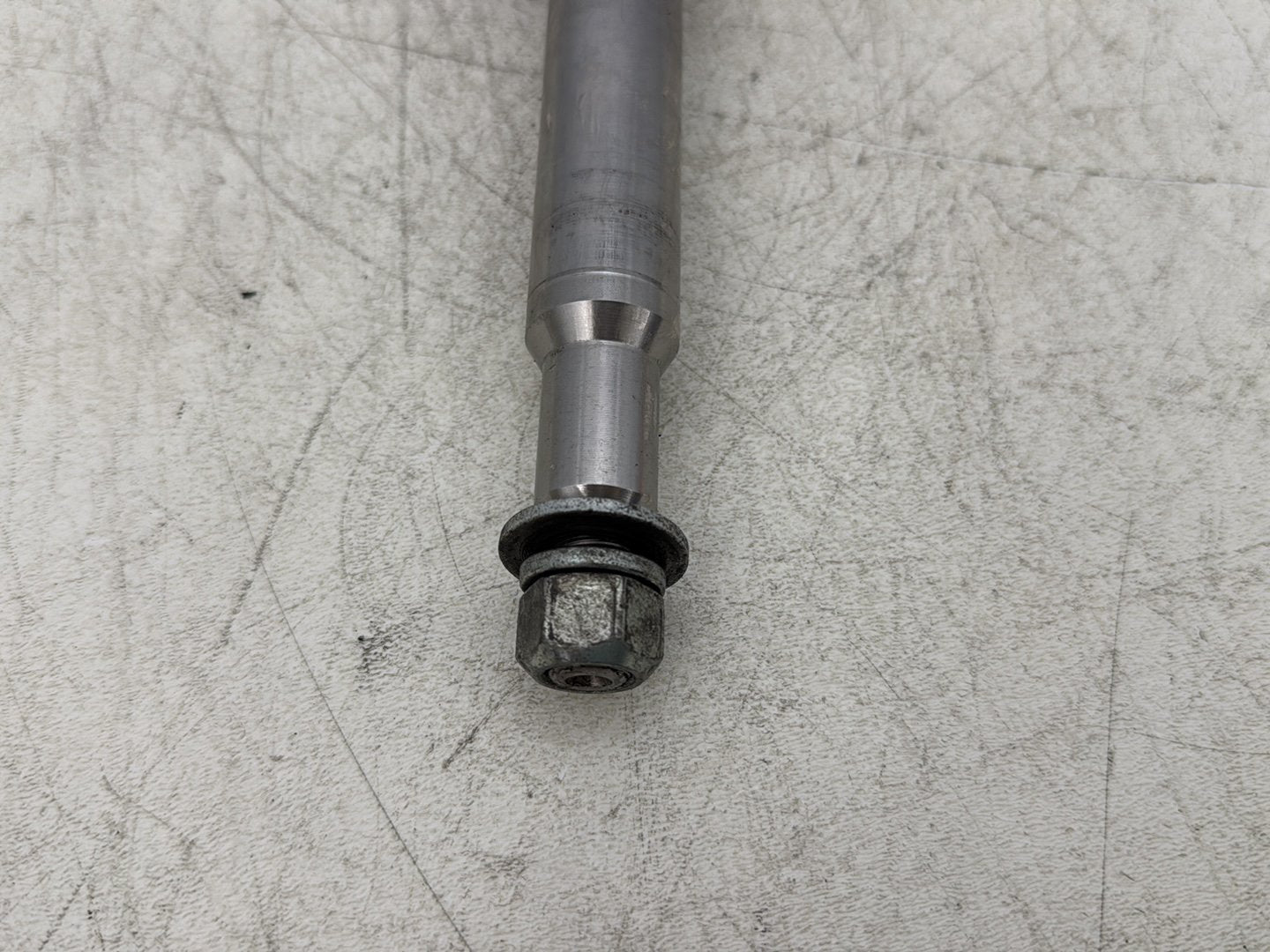 2004 Harley Dyna Super Glide FXDI OEM Front Wheel Axle Bolt Shaft