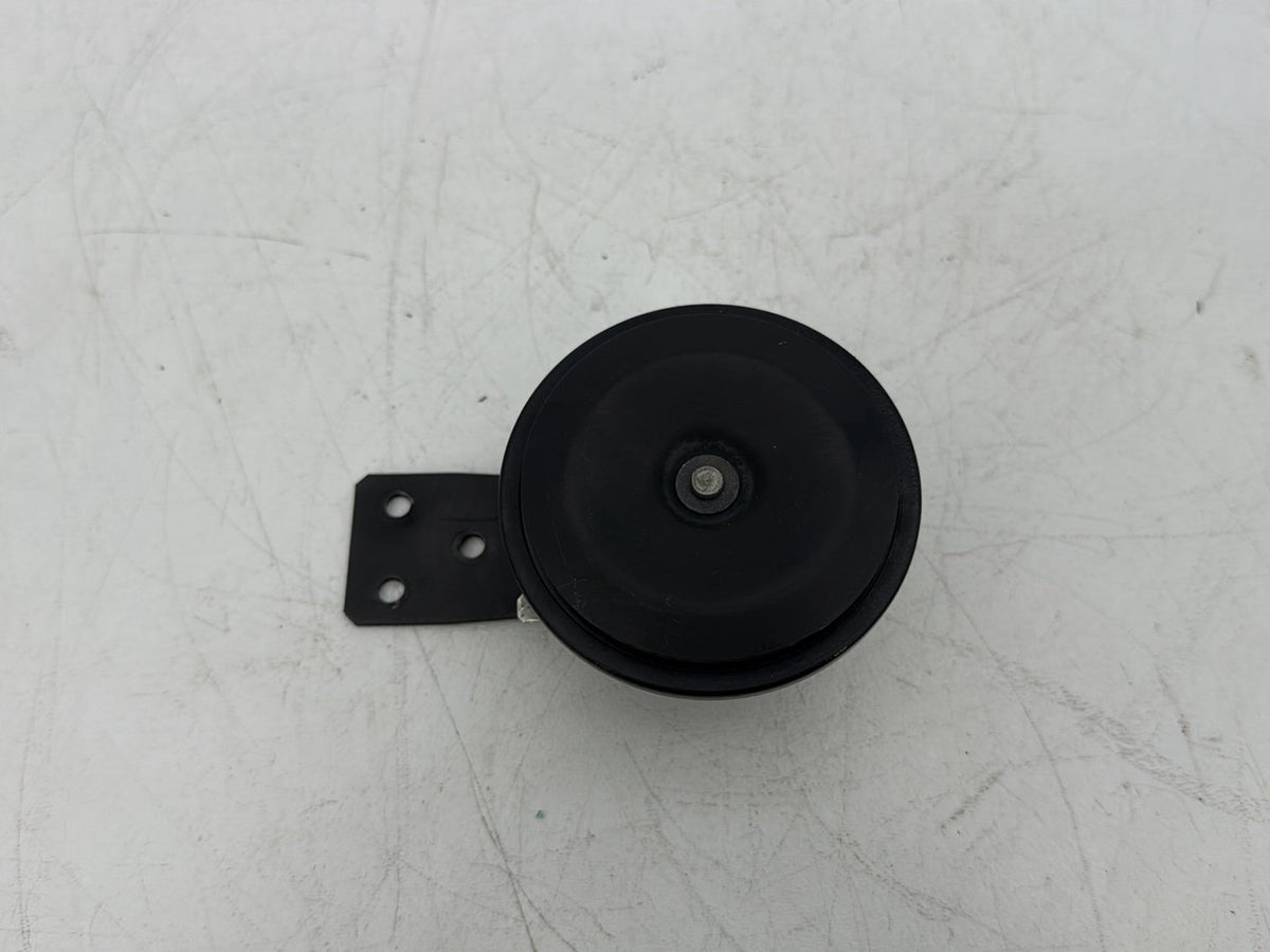 2006 Harley Sportster XL883C 883 Custom OEM Signal Horn Klaxon Beep 69043-96A