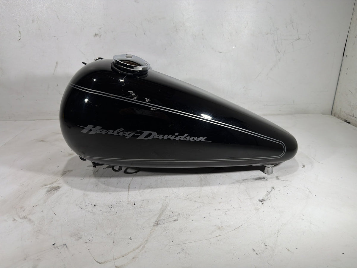 2006 Harley Softail Deuce FXSTDI OEM Fuel Gas Tank Gasoline Reservoir 62082-00C