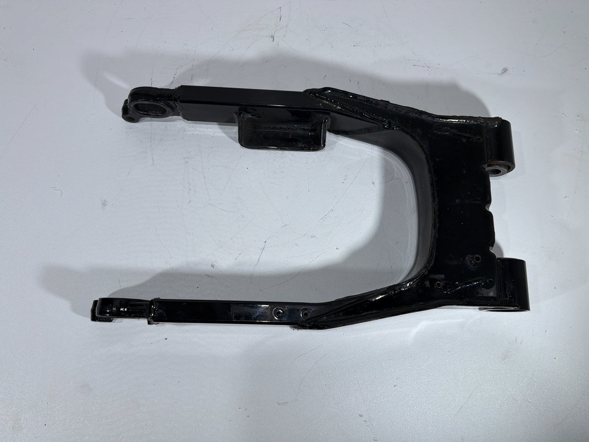 2004 Harley Electra Glide Touring Ultra OEM Rear Fork Swingarm Swing Arm