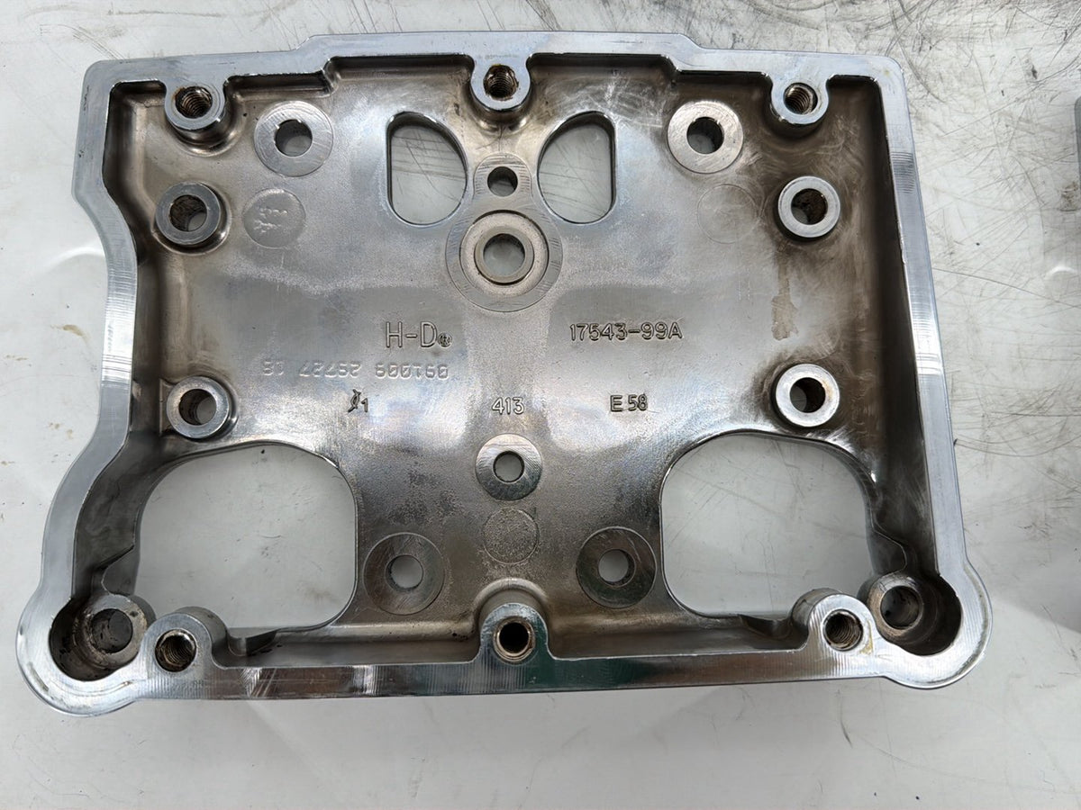 2010 Harley Touring Electra Glide Classic OEM Twin Cam Top Rocker Cover 17571-99
