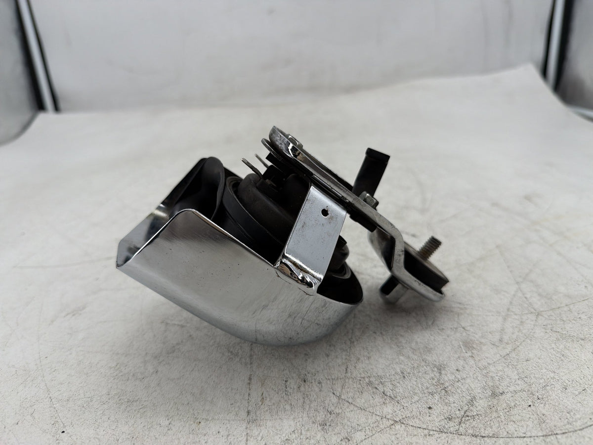 2002 Harley Dyna Wide Glide FXDWG OEM Horn Signal Klaxon Chrome Cover 69012-93A