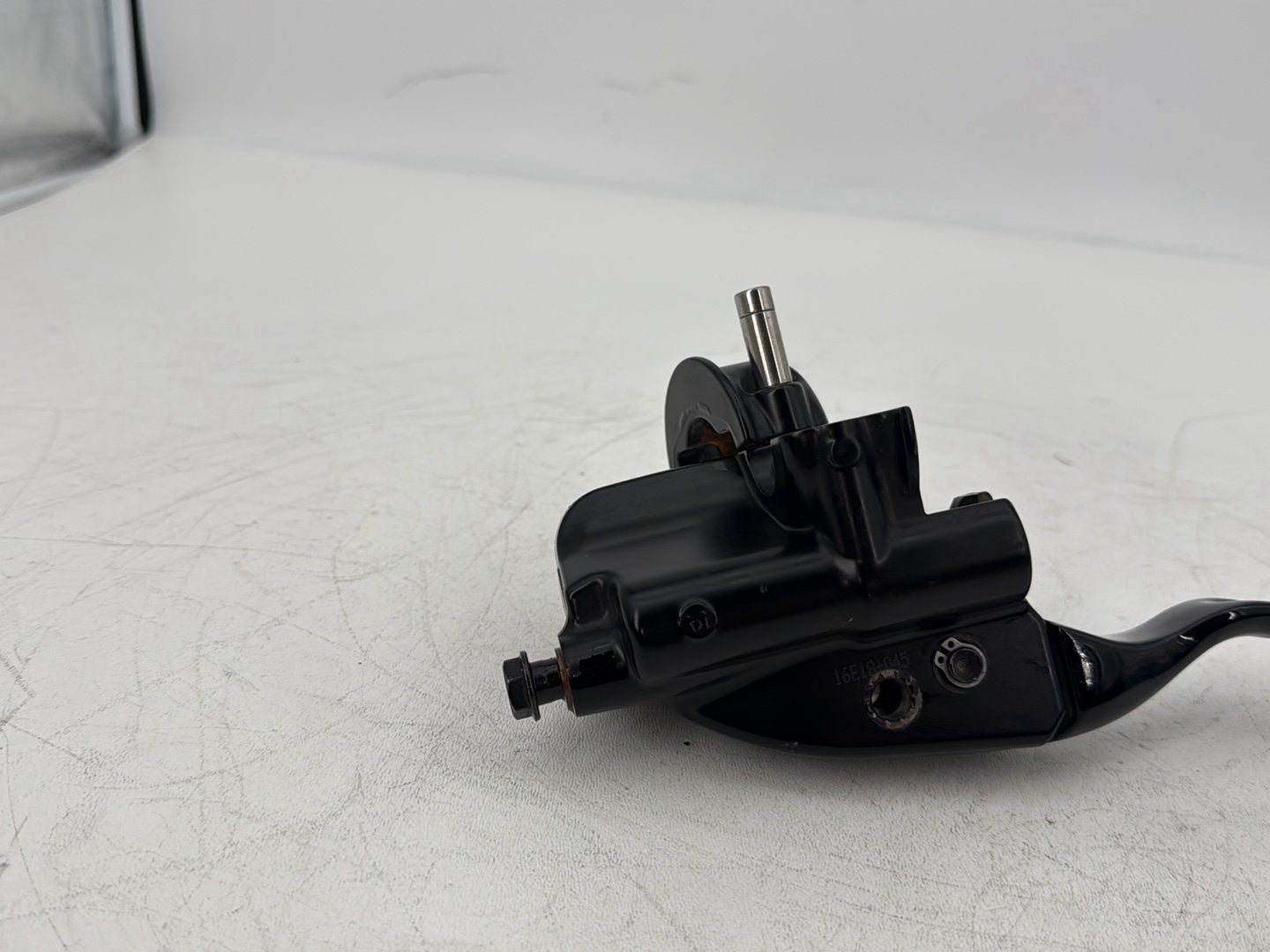 2015 Harley Touring FLHXS Street Glide OEM Front Right Brake Lever Master Cylinder