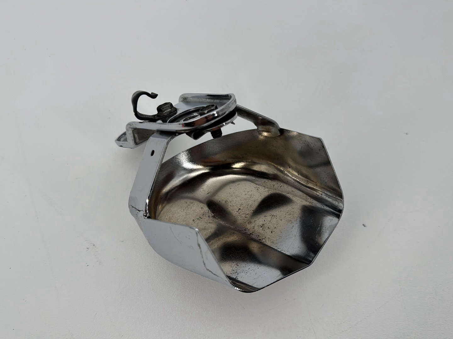 1999 - 2006 Harley-Davidson Touring Electra Glide Classic Horn Signal Klaxon Chrome Cover  	69012-93A