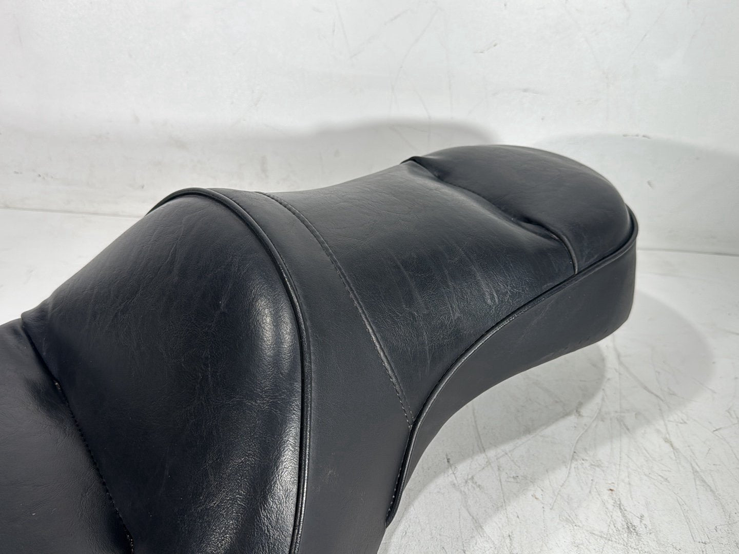 2003 Harley Dyna Wide Glide FXDWG OEM Passenger Rider Driver Seat Saddle