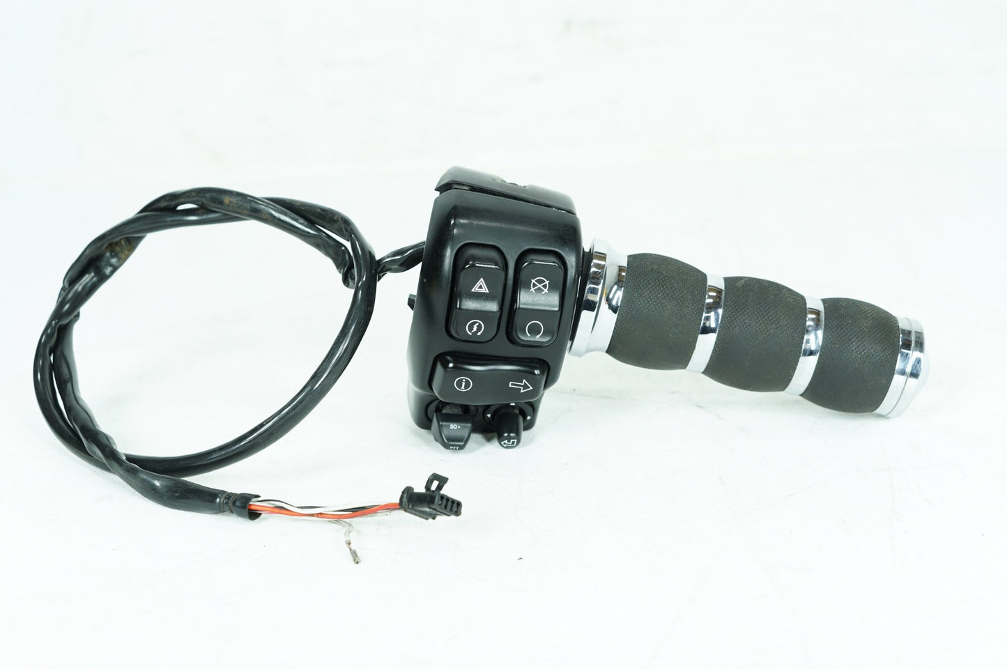 2017 - 2025 Harley-Davidson Touring Road Glide Ultra Right Engine Start Kill Switches Controls 71500129B