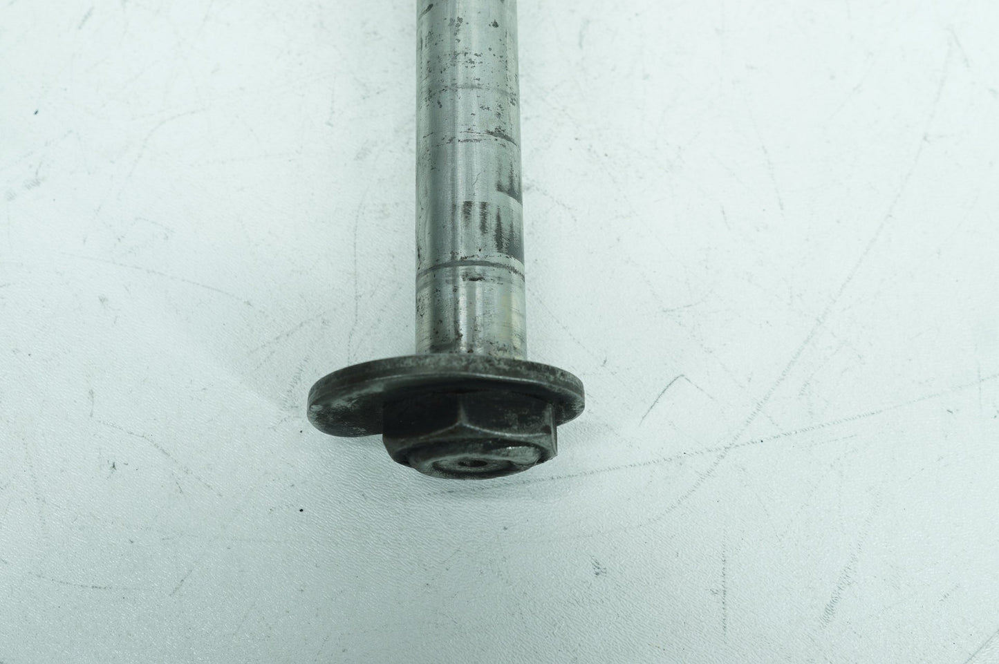 2007 - 2012 Harley-Davidson Touring Electra Glide Classic Rear Wheel Axle Bolt Shaft 41056-09
