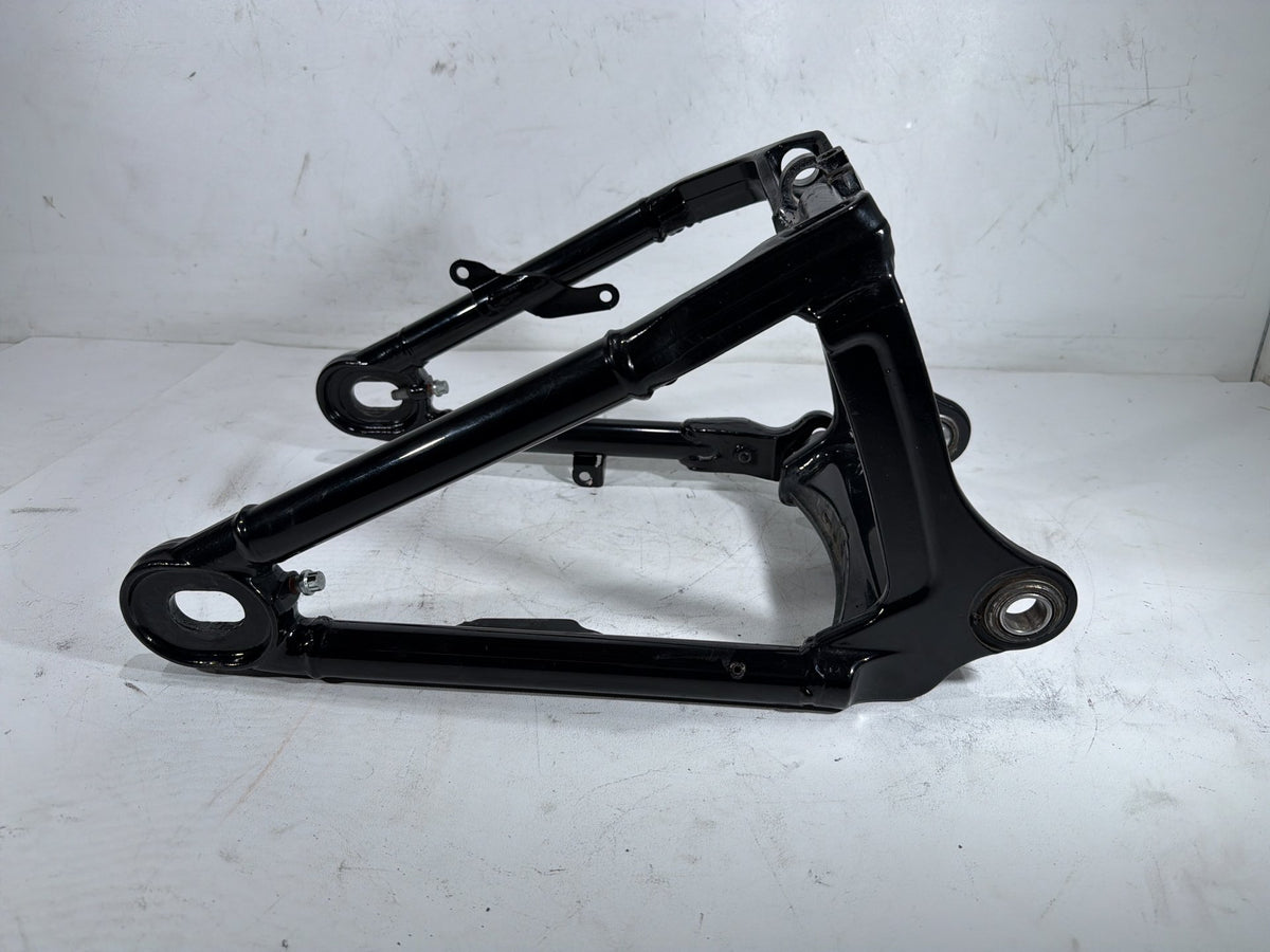 2020 Harley Softail Standard FXST OEM Rear Fork Swingarm Swing Arm