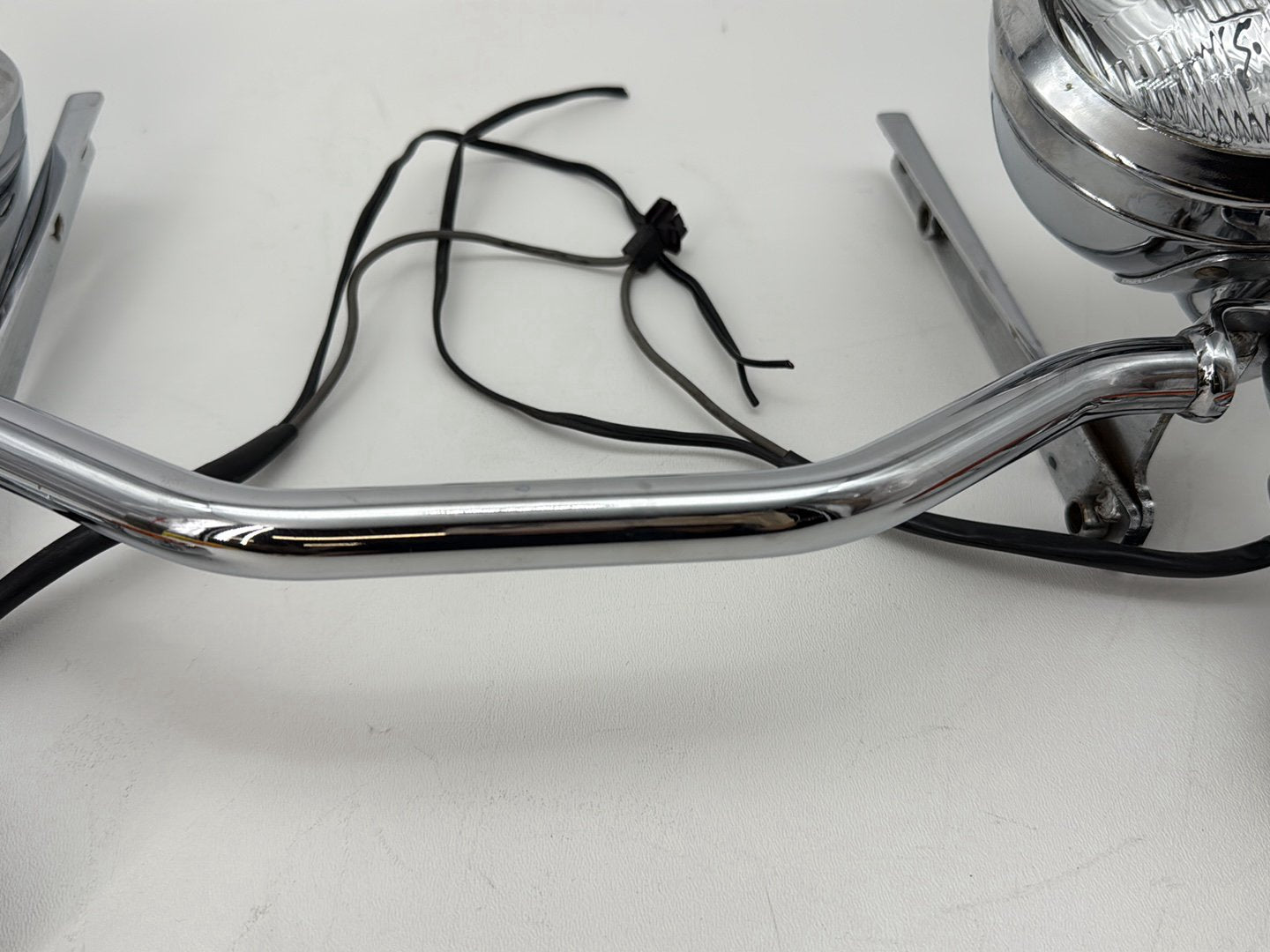 1991 Harley Heritage Softail Classic FLSTC OEM Front Turn Signal Indicators Aux Light Bar