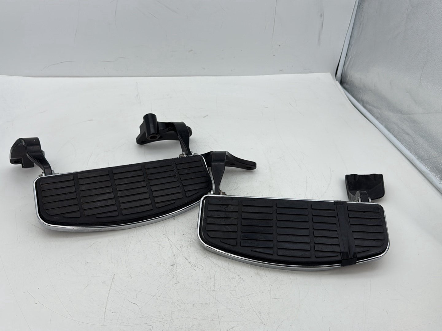 2002 Harley Dyna FXD Super Glide OEM Left Right Driver Floorboard Foot Rest