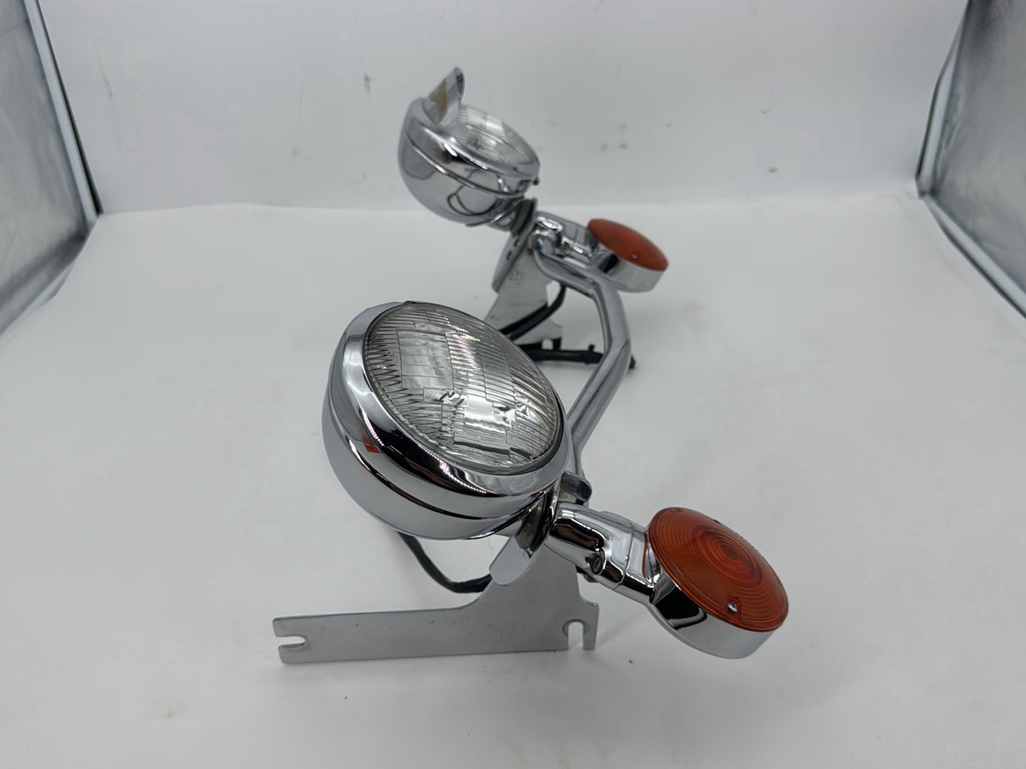 1999 - 2006 Harley-Davidson Touring Electra Glide Classic Front Turn Signal Indicators Aux Light Bar 68712-94A