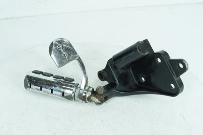 2000 - 2006 Harley-Davidson Softail Deuce Right Driver Foot Controls Peg Rest 42507-00B