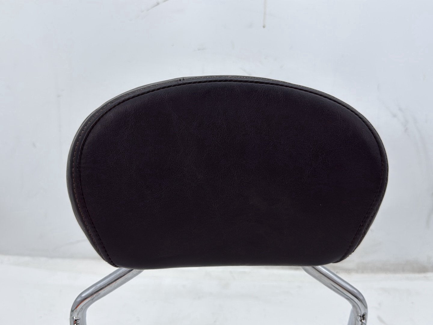 2007 Harley Street Glide Touring FLHX OEM Rear Sissy Bar w/ Backrest Cushion Pad