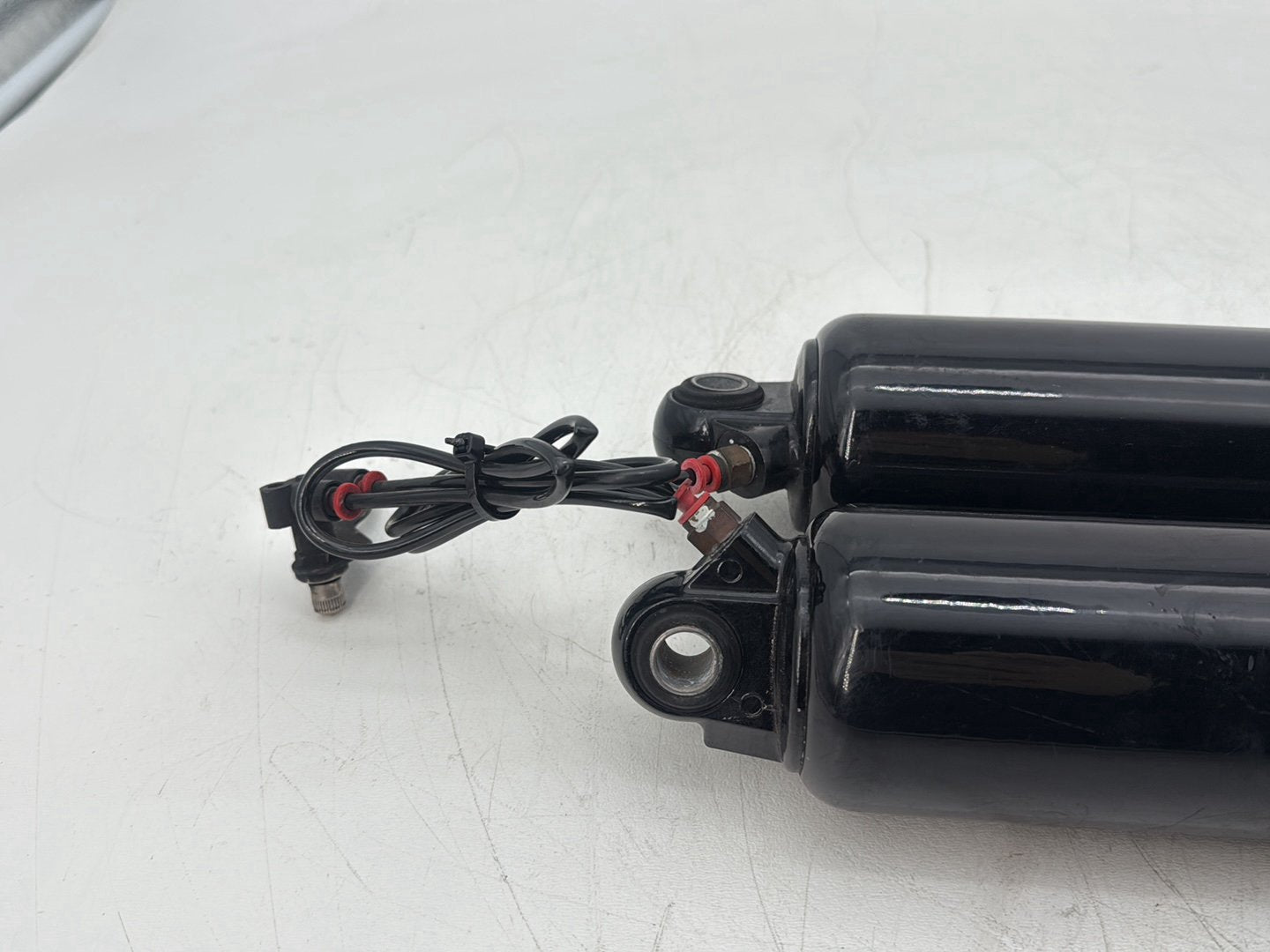 2007 Harley Touring FLHTCU Electra Glide Ultra OEM Rear Left Right Shock Absorbers