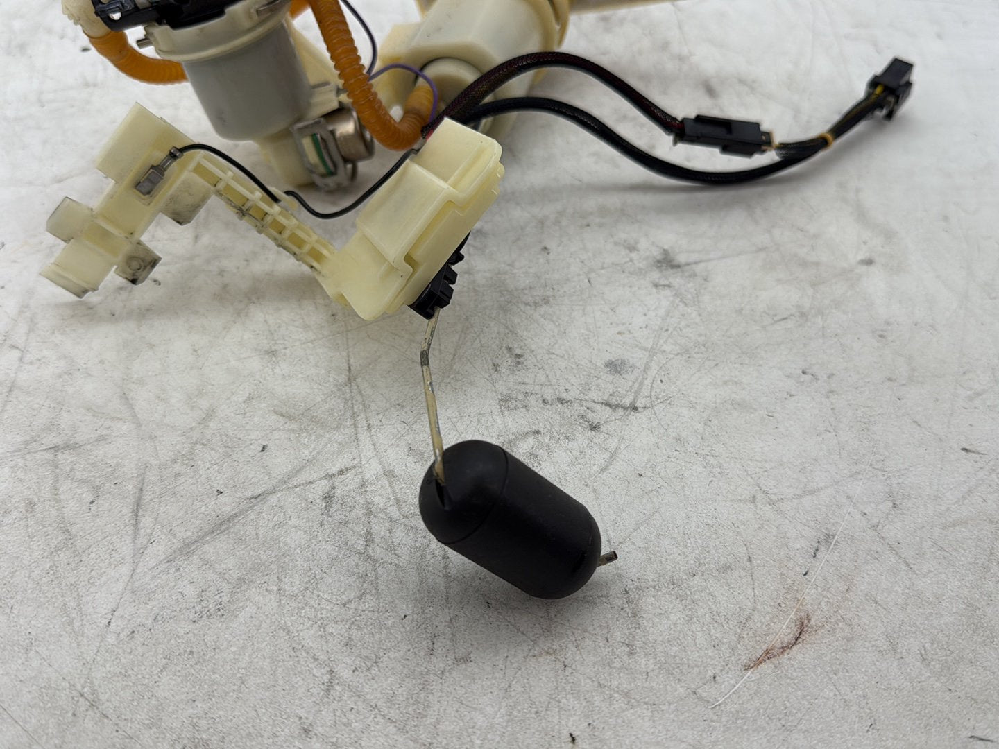 2012 Harley Dyna FXDF Fat Bob OEM Fuel Pump Gas Gasoline Petrol Sending