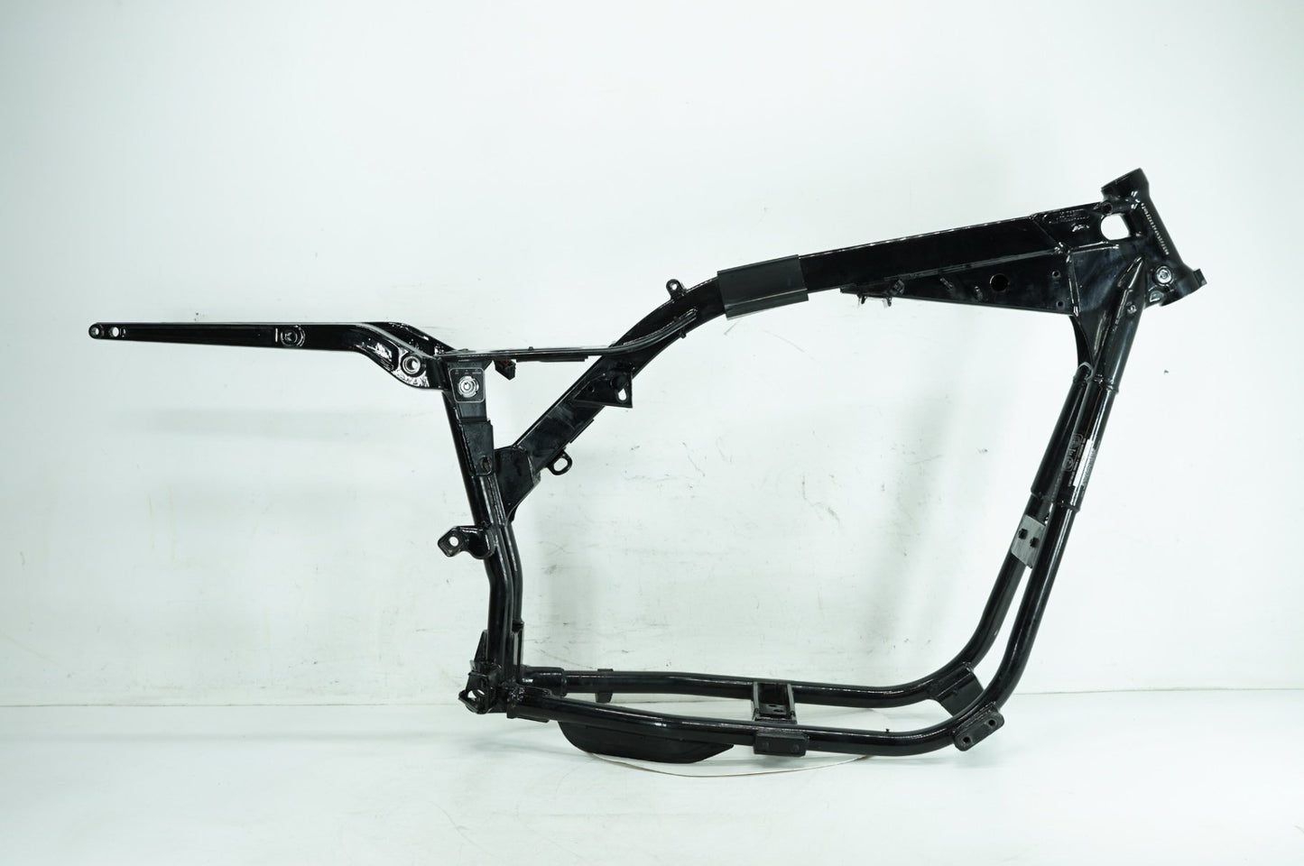 1999 - 2006 Harley-Davidson Dyna Low Rider Body Main Frame Chassis SLVG 47427-04BHP