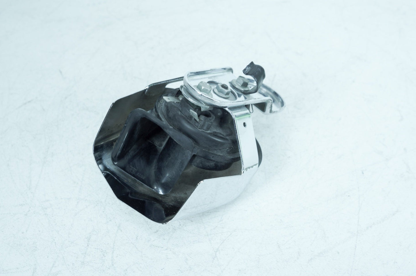2007 - 2011 Harley-Davidson Touring Electra Ultra Horn Signal Klaxon Chrome Cover 69012-93A