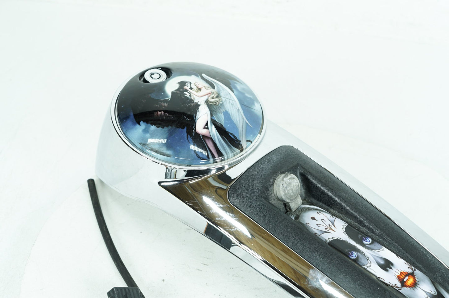 2007 - 2012 Harley-Davidson Touring Electra Glide Ultra Fuel Gas Tank Dash Console NOKey  	61270-08