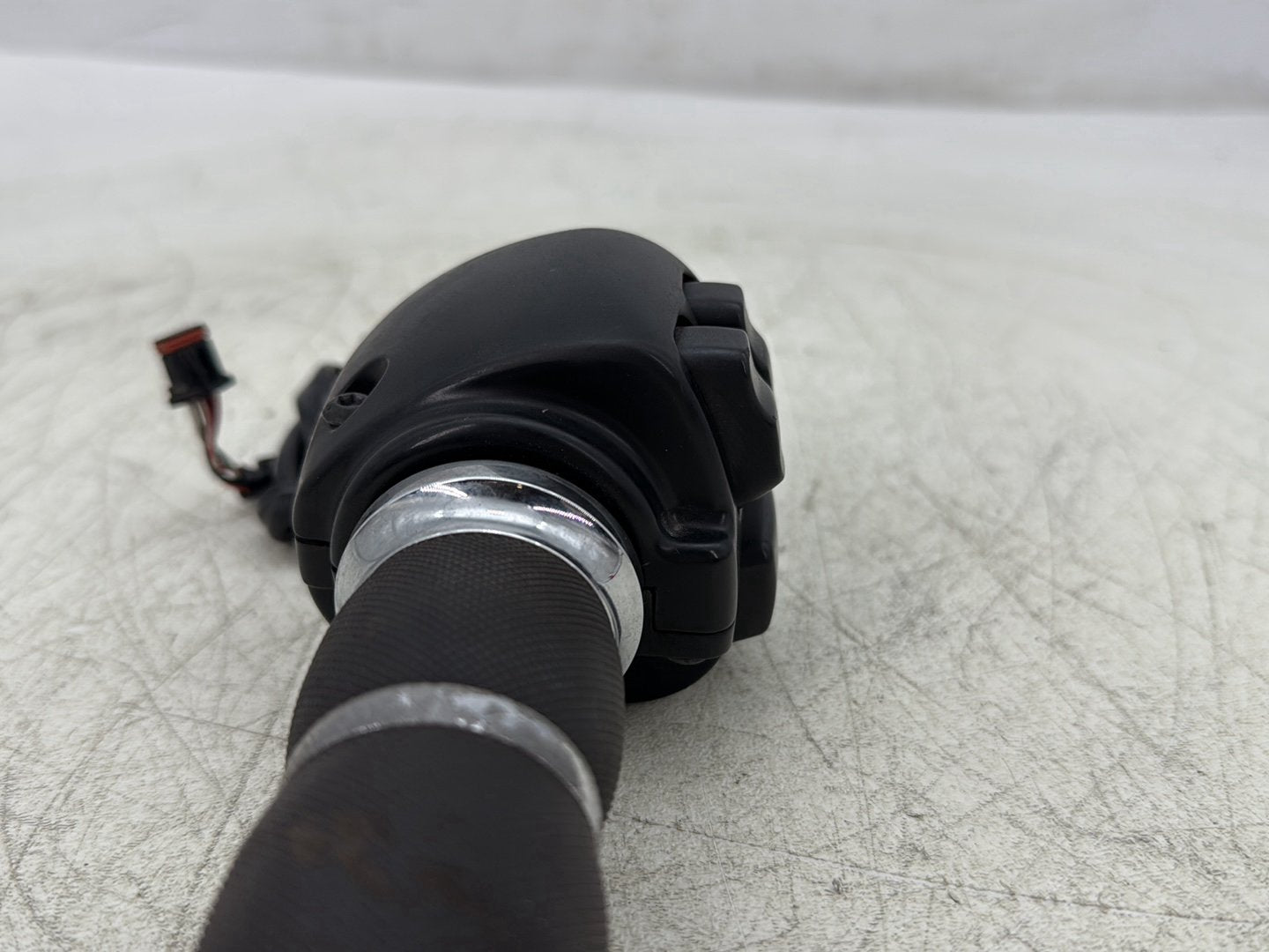 2012 Harley Dyna Super Glide Custom FXDCI OEM Right Engine Start Kill Switches Controls