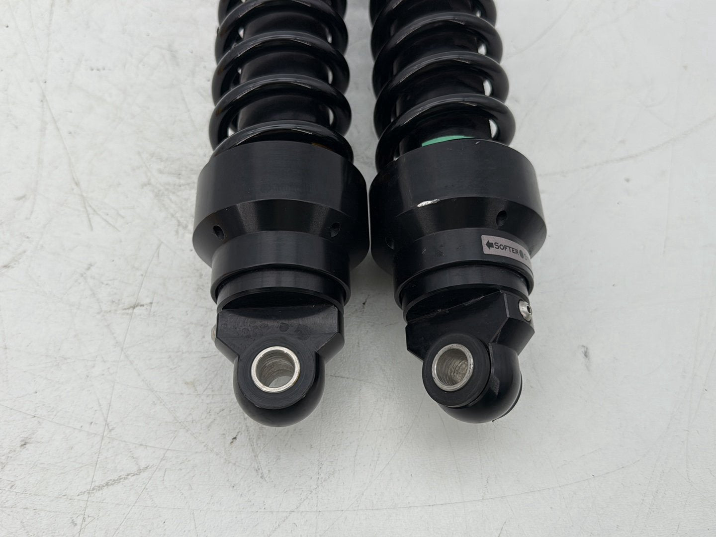 2005 Harley Touring FLHRCI Road King Classic OEM Rear Left Right Shock Absorbers