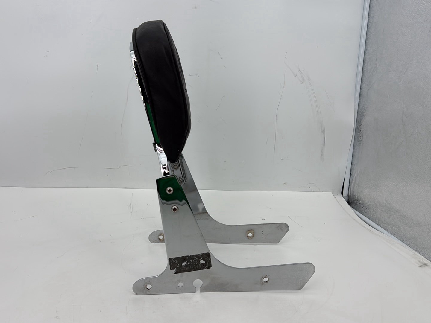 2009 Harley Sportster XL1200C 1200 Custom OEM Rear Sissy Bar w/ Backrest Cushion Pad