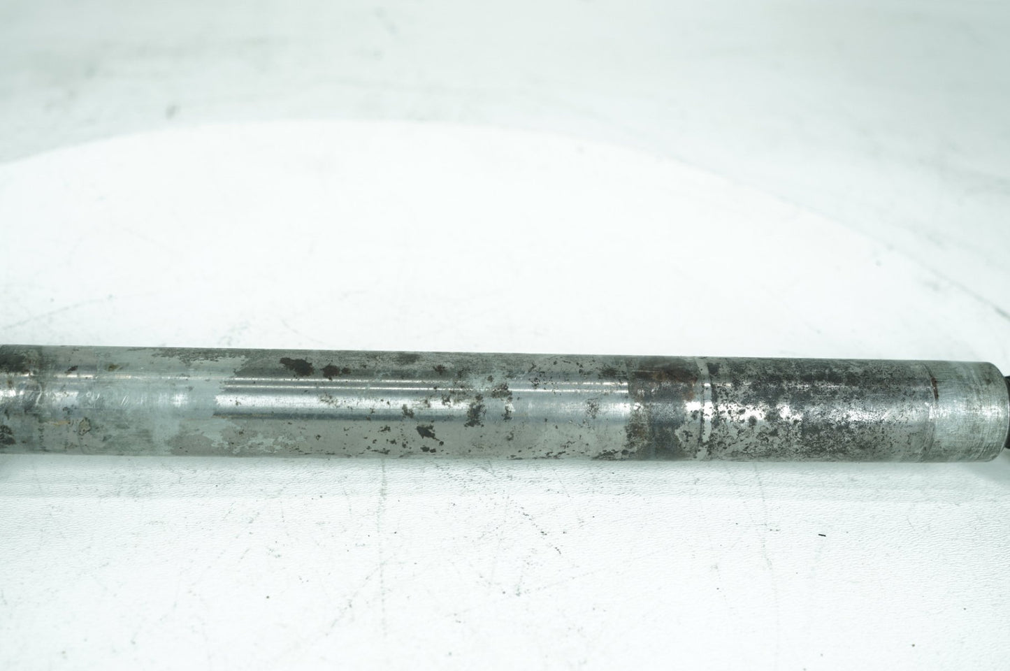 2007 - 2016 Harley-Davidson Dyna Super Glide Rear Wheel Axle Bolt Shaft 41114-06