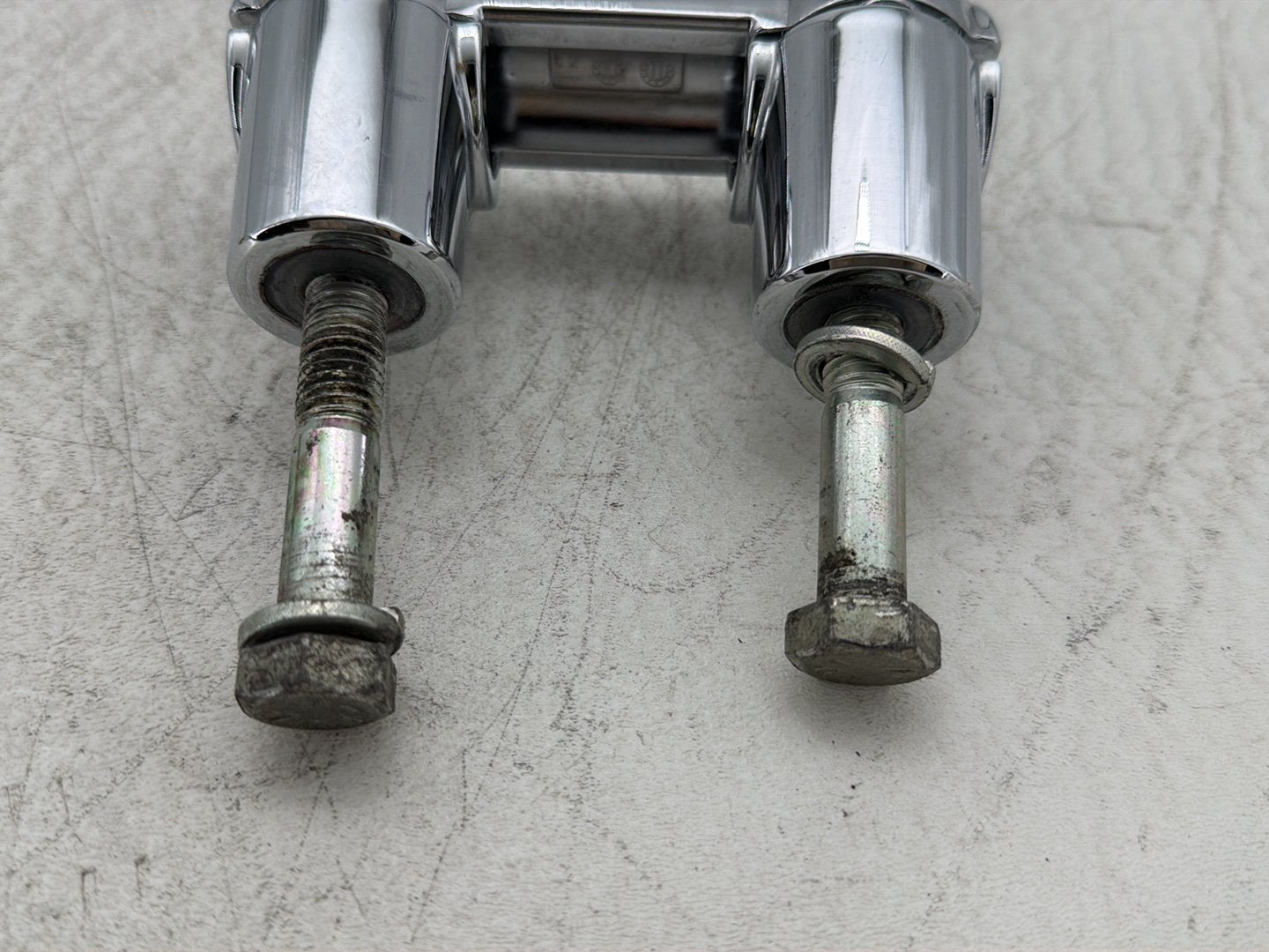 2011 Harley Heritage Softail Classic FLSTC OEM Front Handlebar Riser Top Clamp Chrome