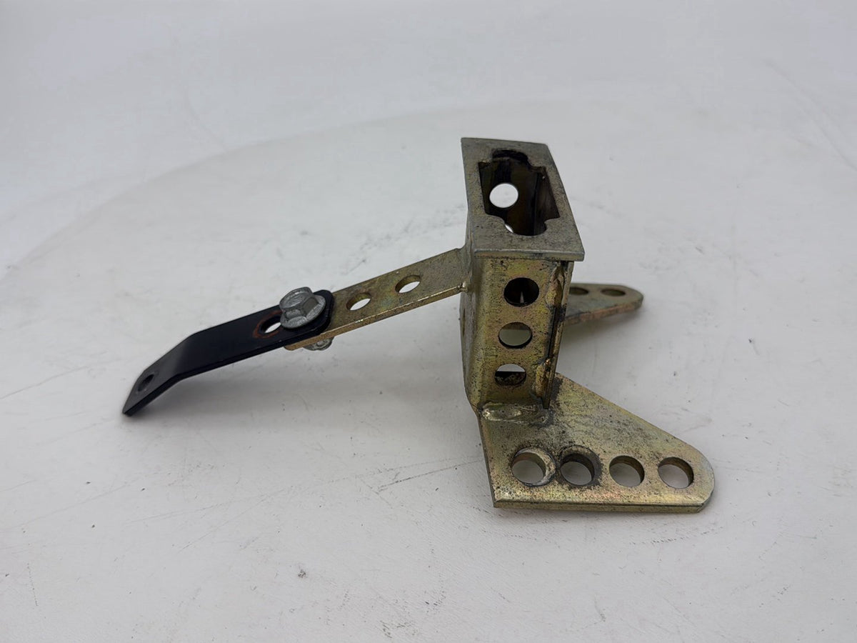 02 Harley Touring CVO Eagle Road King Front Driver Rider Backrest Bracket Mount