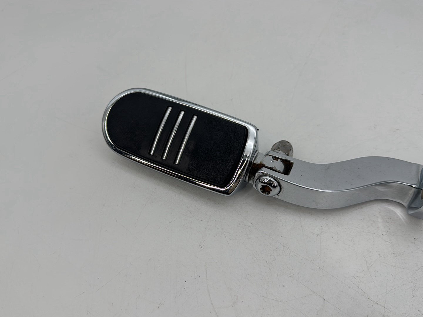 1999 - 2006 Harley-Davidson Touring Road King Custom Passenger Left & Right Foot Pegs 49015-04A