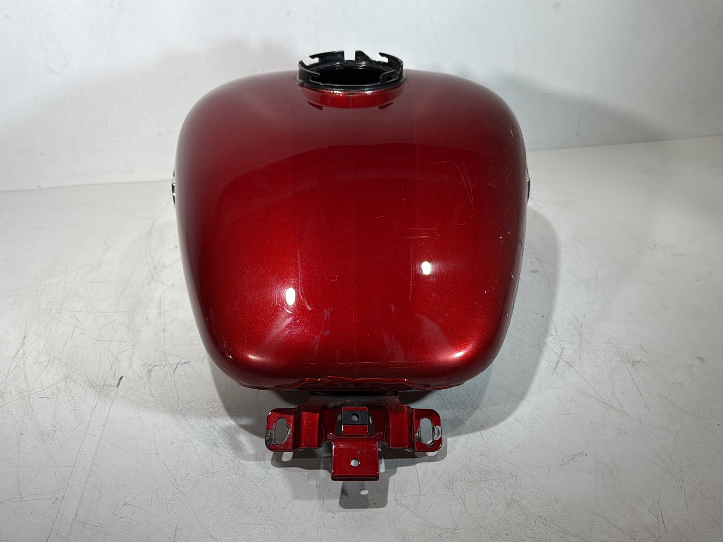 2007 - 2012 Harley-Davidson Touring Electra Glide Ultra Fuel Gas Tank Gasoline Reservoir 	61356-08