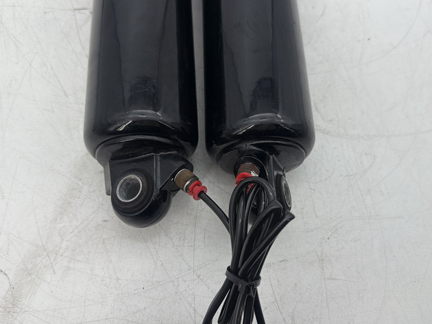 2007 Harley Touring FLHTCU Electra Glide Ultra OEM Rear Left Right Shock Absorbers