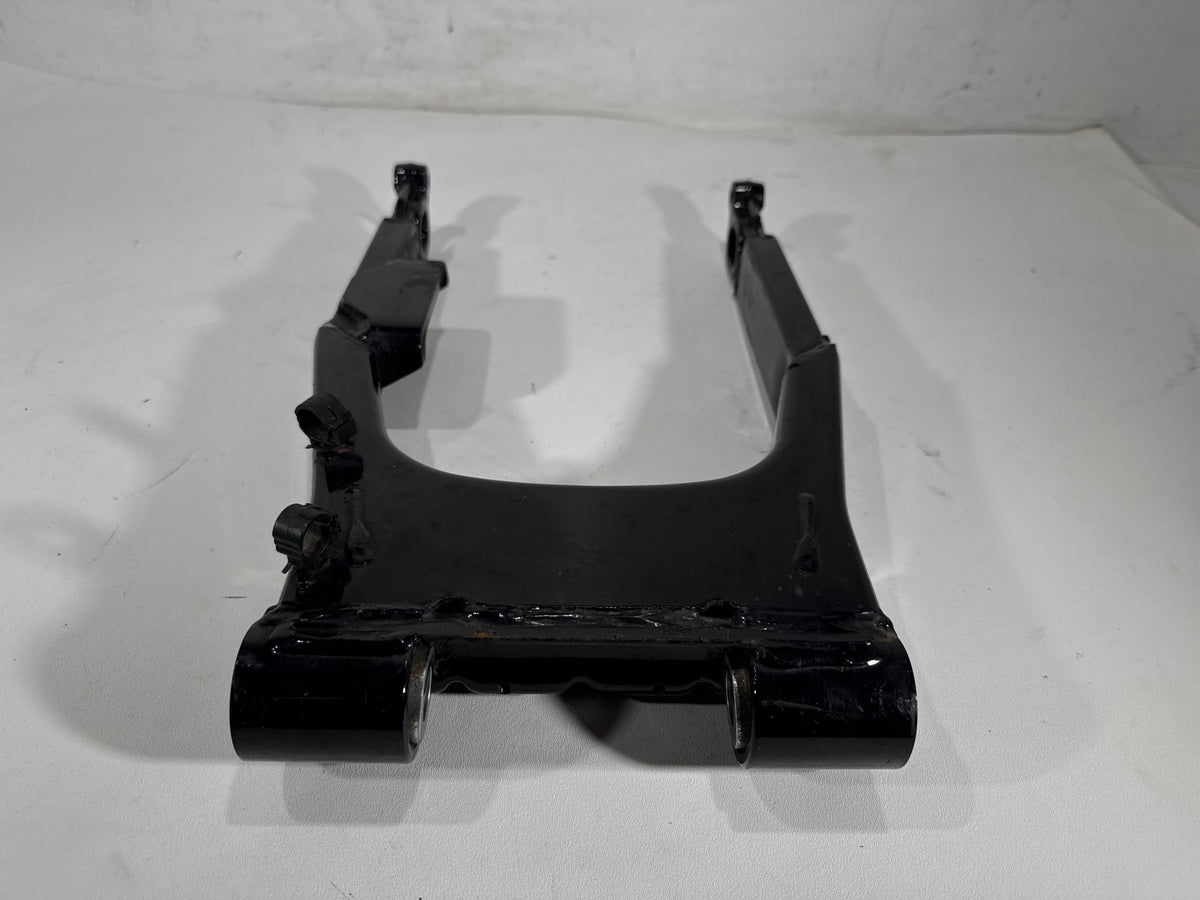 2004 Harley Road King Touring Classic OEM Rear Fork Swingarm Swing Arm