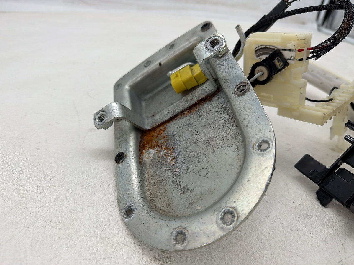 2016 Harley Dyna Fat Bob FXDF 103 OEM Gas Gasoline Fuel Petrol Pump Sending