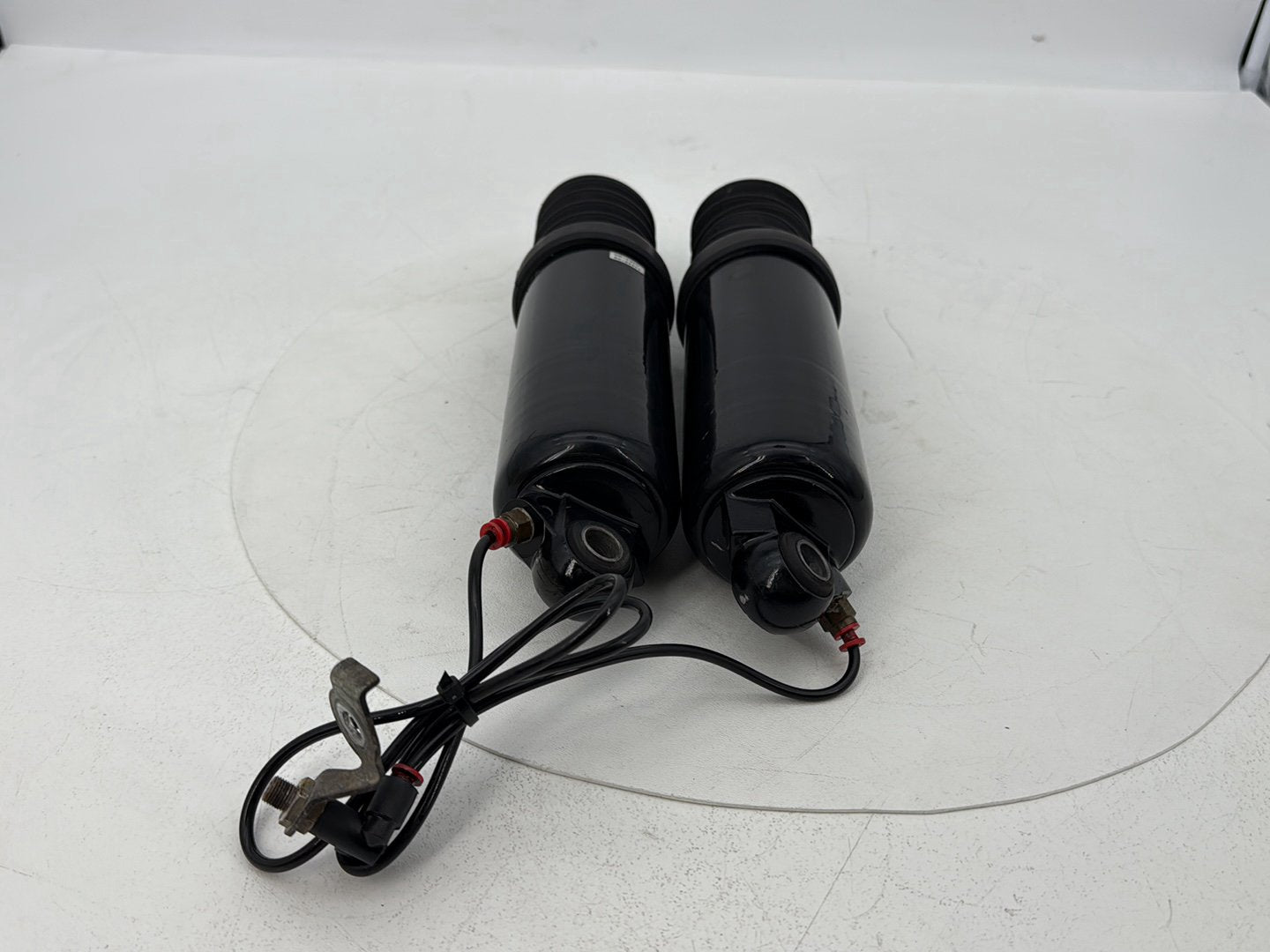 2007 - 2011 Harley-Davidson Touring Electra Glide Ultra Rear Left Right Shock Absorbers 54636-09