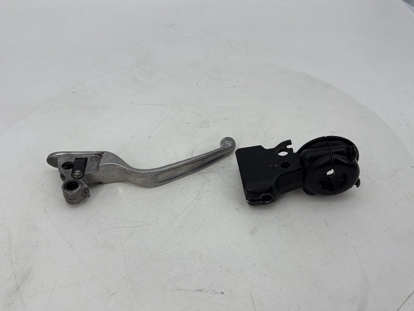 2007 - 2011 Harley-Davidson Touring Electra Glide Ultra Front Left Hand Clutch Control Lever 38700-08A