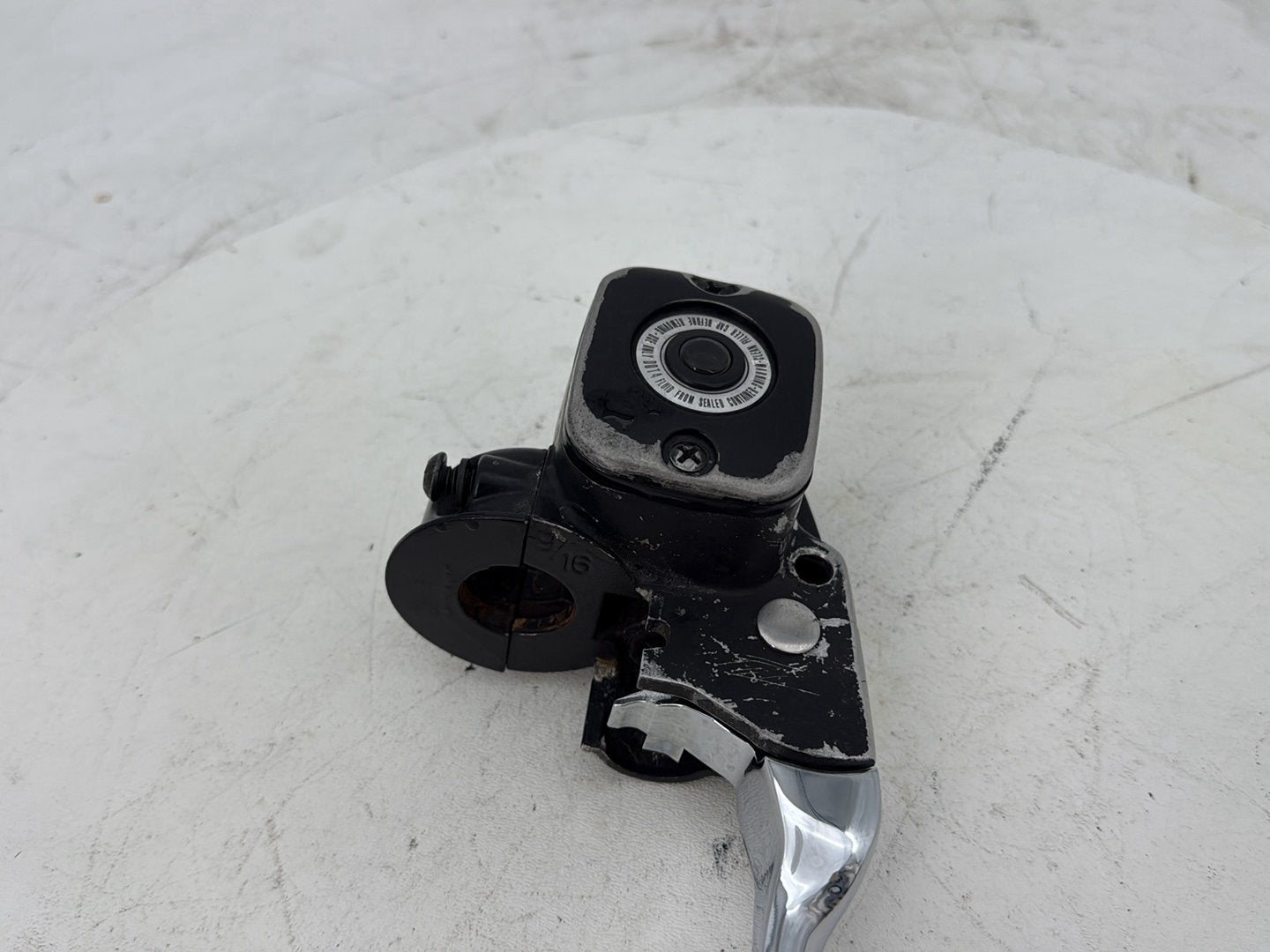 2006 Harley Dyna Super Glide Custom FXDCI OEM Front Right Brake Lever Master Cylinder