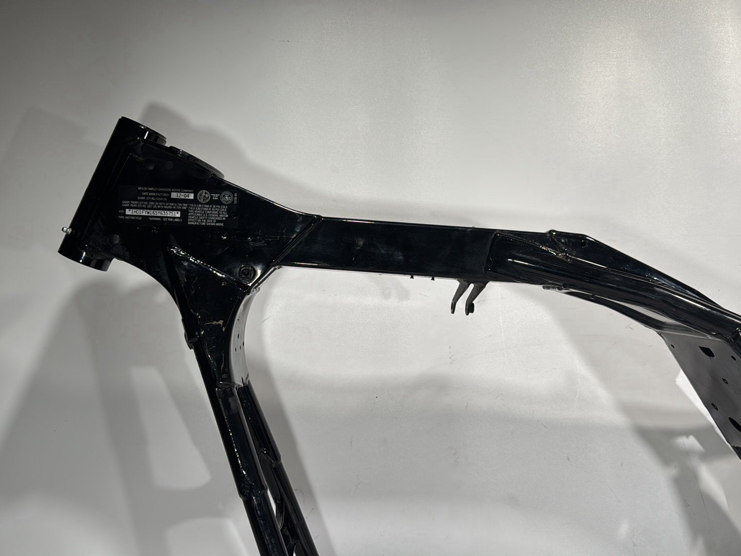 1999 - 2006 Harley-Davidson Touring Road King Custom Body Main Frame Chassis CLN CLR  	47900-02A
