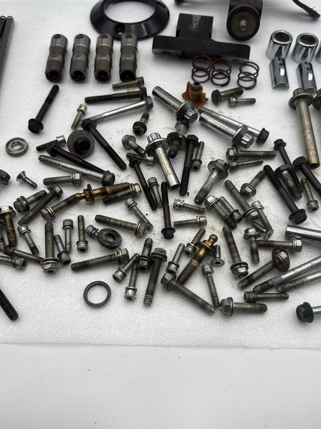 2007 - 2017 Harley-Davidson Dyna Wide Glide Engine Motor Hardware Bolts Brackets Bushing 17939-99
