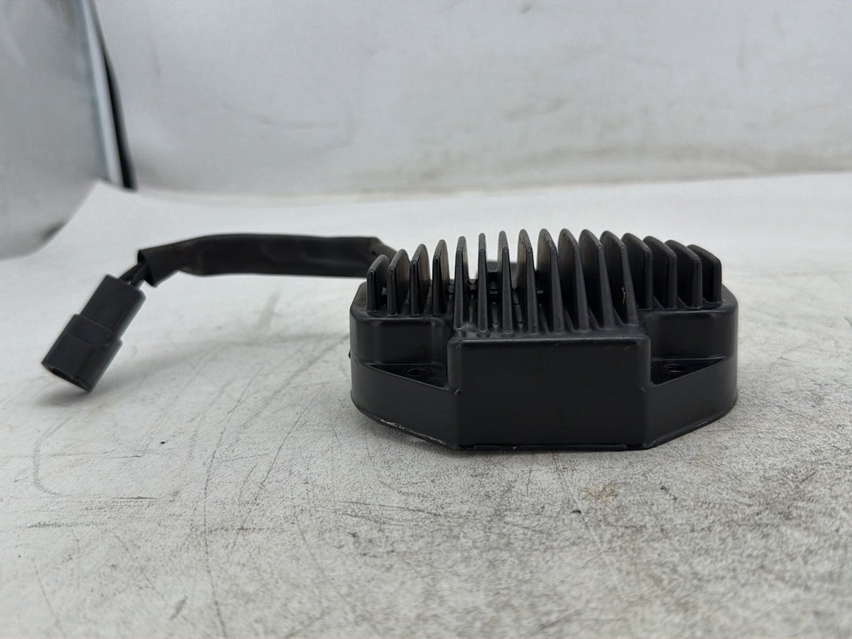 2006 Harley Dyna Super Glide FXDI OEM Voltage Regulator Rectifier 74631-04