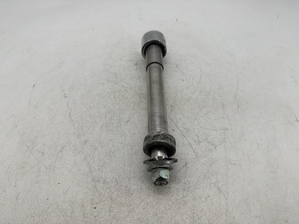 2005 Harley Dyna Super Glide Custom FXDC OEM Front Wheel Axle Bolt Shaft