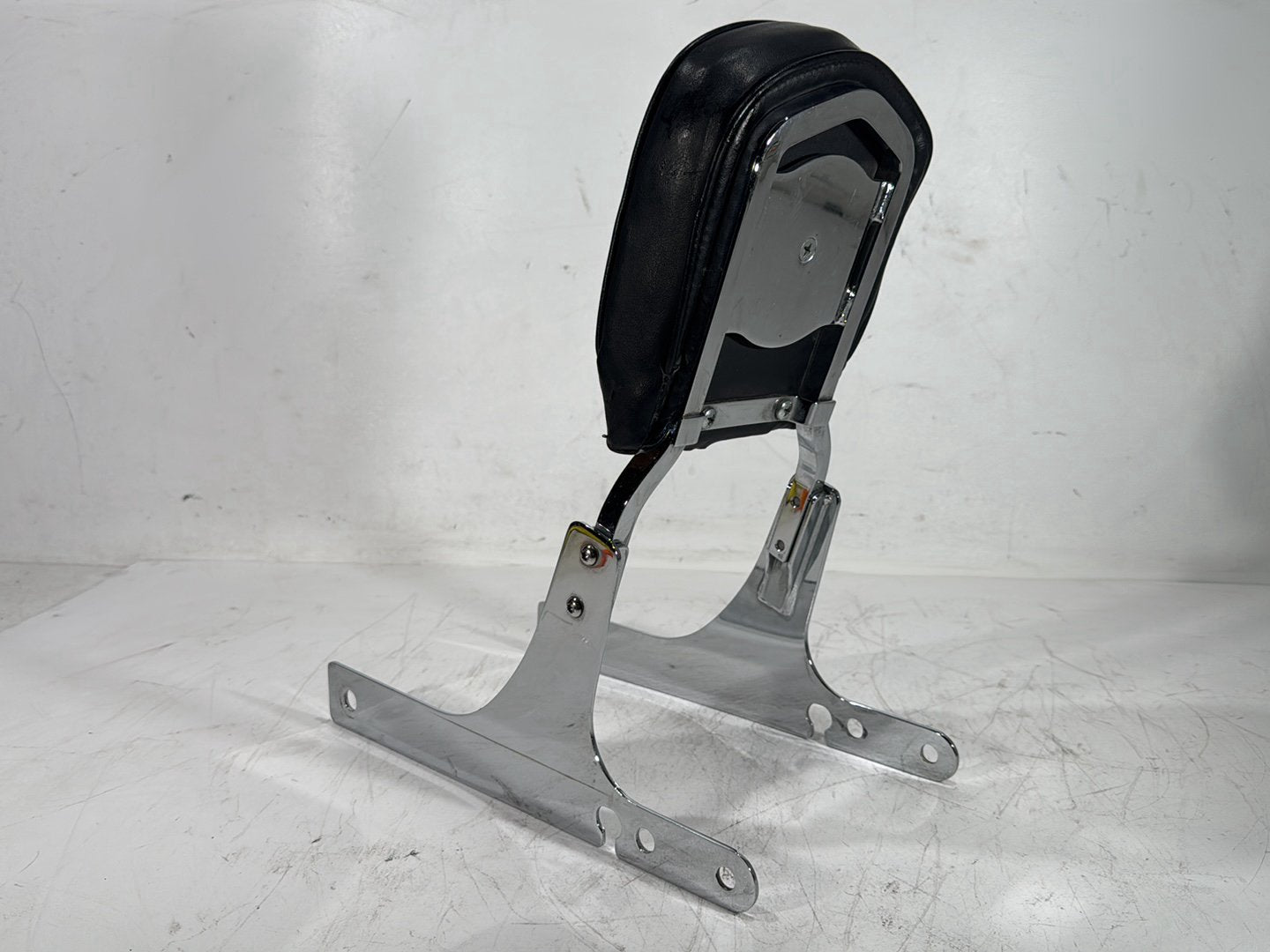 2003 Harley Dyna Wide Glide FXDWG OEM Rear Sissy Bar w/ Backrest Cushion Pad