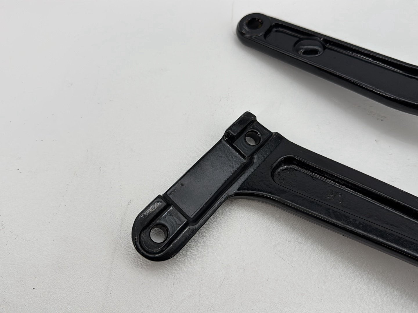 2008 Harley Softail Deluxe FLSTN OEM Rear Left & Right Fender Support Bracket