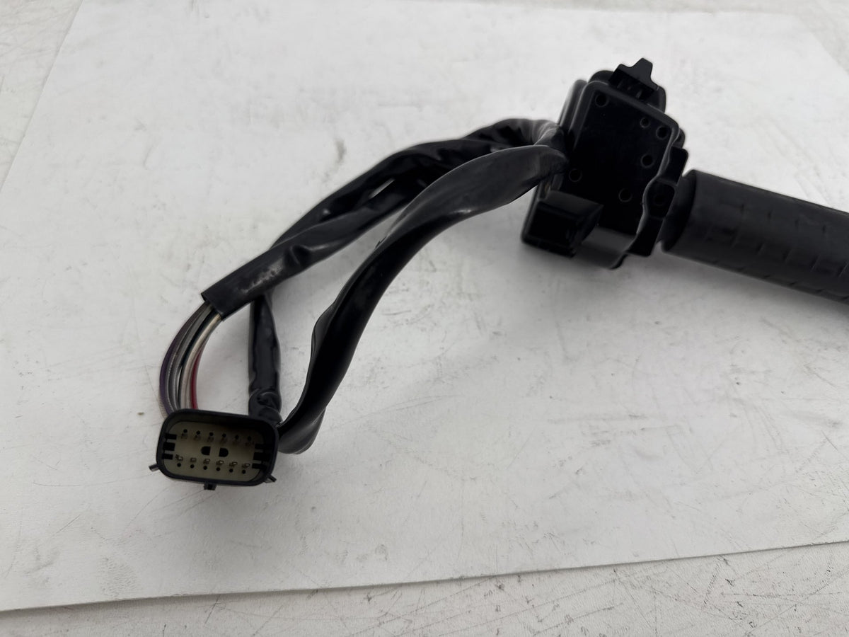 2013 Harley Street Glide Touring OEM Right Engine Start Kill Switches Controls